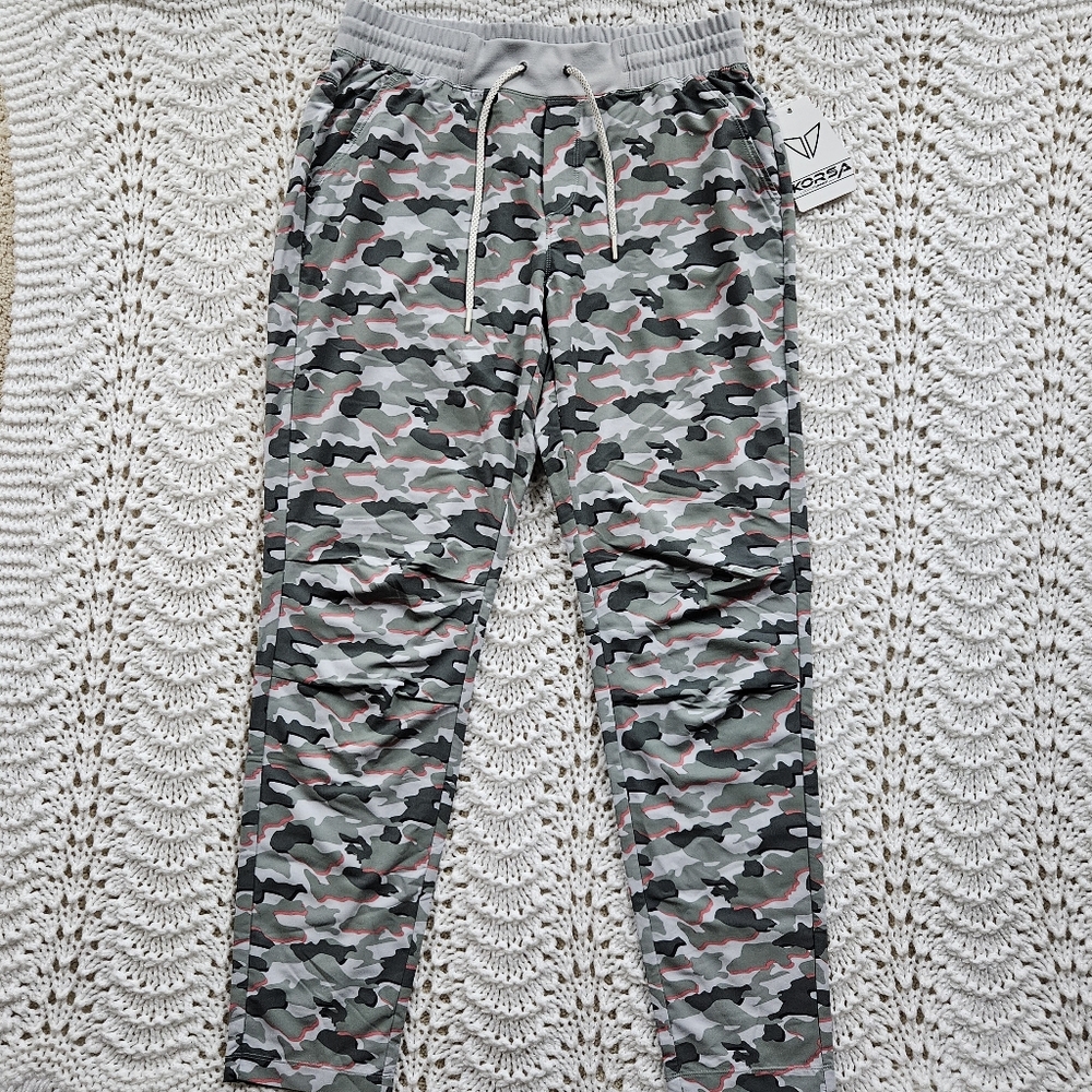 NWT Korsa Women's Vision Fashion Crop Pants Camo Sz. L